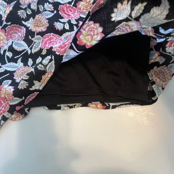 Torrid Floral High Waisted Shorts Womens Size 4X Black & Pink Pull On Casual - Picture 5 of 9